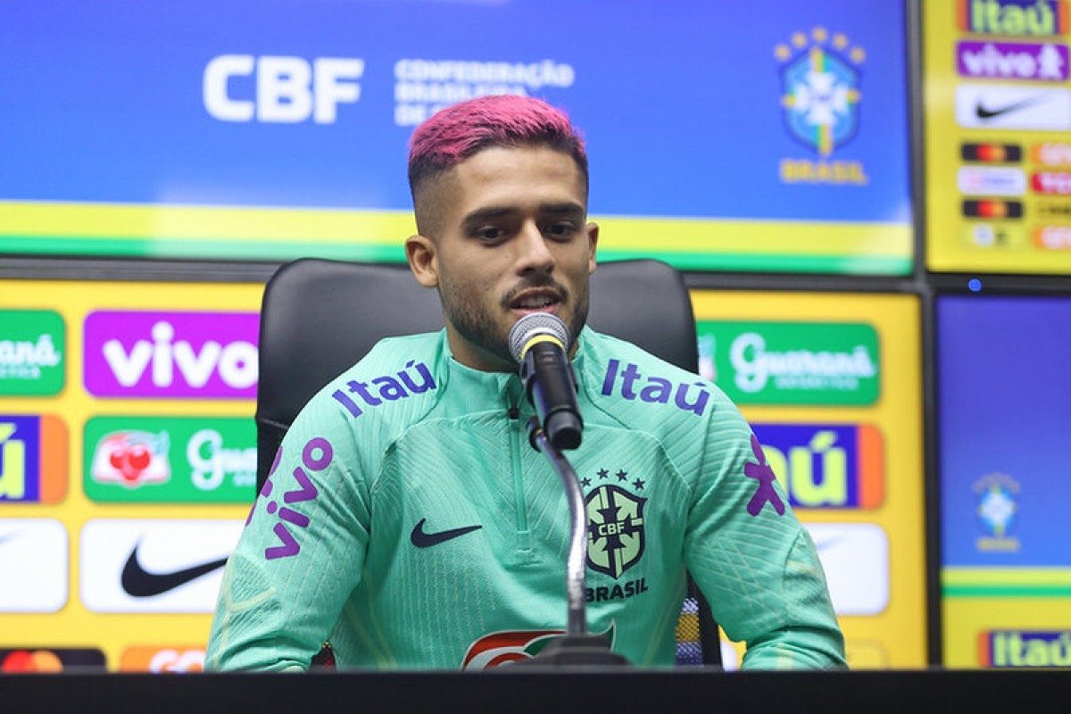 Yan Couto cita Daniel Alves como ídolo e é criticado nas redes