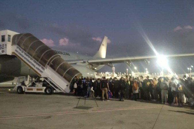 Primeiro voo trouxe 211 ageiros e pousou em Brasília - (crédito: Itamaraty) Primeiro voo trouxe 211 ageiros e pousou em Brasília - (crédito: Itamaraty)