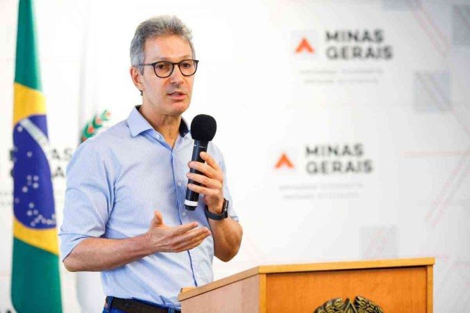 O governador Romeu Zema (foto) (Novo) reivindica nove anos ou, se for autorizado, 12 anos. Junto dessa medida, benefícios trabalhistas poderão ser alvo de eventual reforma istrativa - (crédito: PEDRO GONTIJO/IMPRENSA MG) O governador Romeu Zema (foto) (Novo) reivindica nove anos ou, se for autorizado, 12 anos. Junto dessa medida, benefícios trabalhistas poderão ser alvo de eventual reforma istrativa - (crédito: PEDRO GONTIJO/IMPRENSA MG)