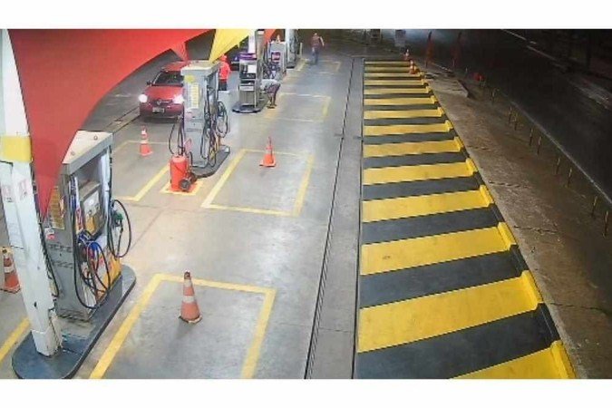 A vítima se aproveitou de um momento de distração dos bandidos para fugir - (crédito: Divulgação/PCDF) A vítima se aproveitou de um momento de distração dos bandidos para fugir - (crédito: Divulgação/PCDF)