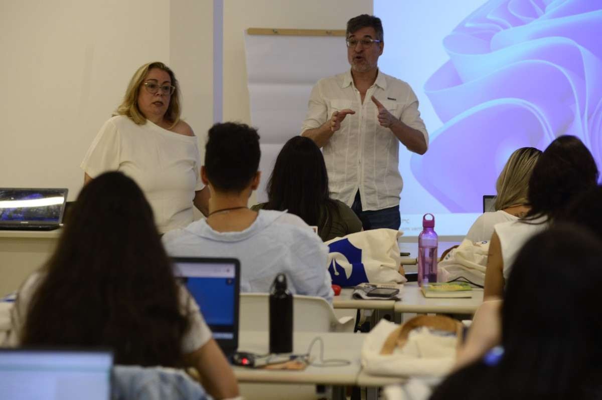 Andréia Lago e Raul Pilatti, coordenadores do curso