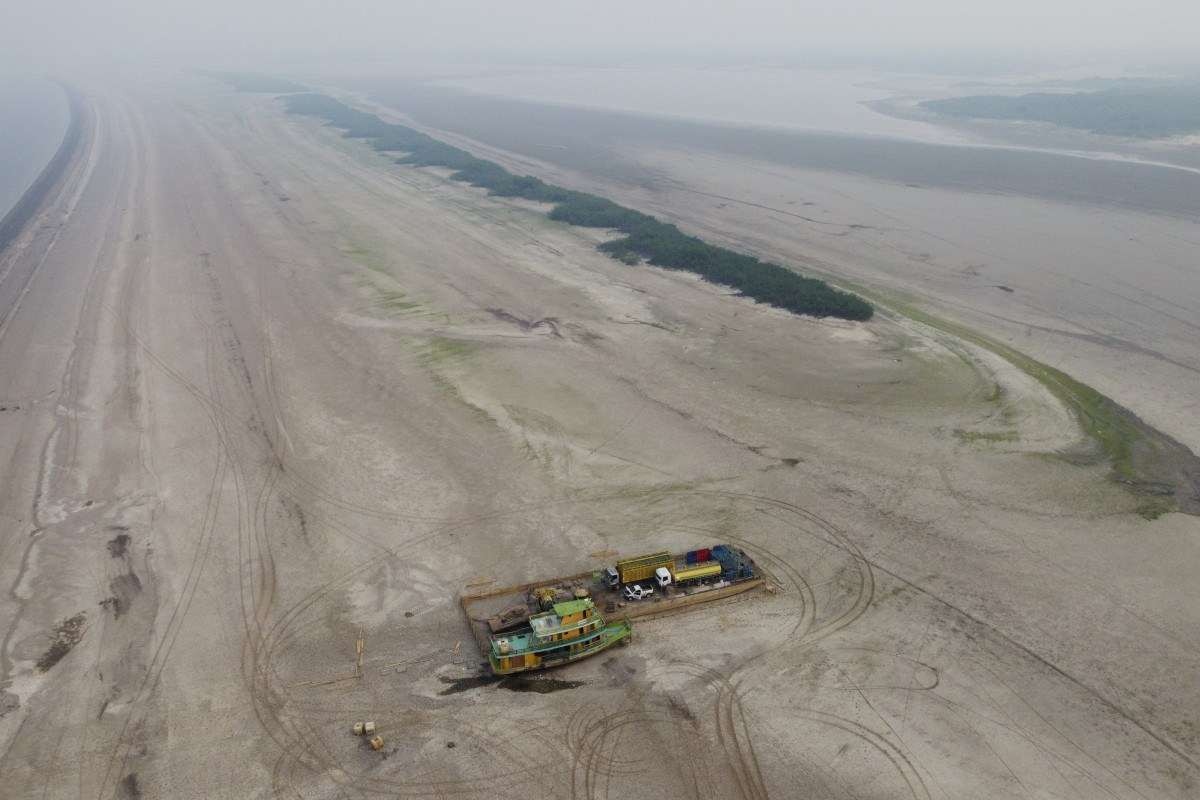 Seca no Amazonas: Rio Negro atinge menor nível em 121 anos