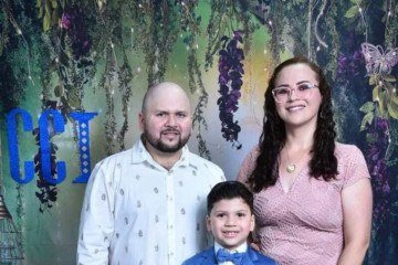 'Meu sonho era meu filho falar, e foi tão rápido que na formatura ele leu o agradecimento', conta Carolina Soares
 -  (crédito: Arquivo pessoal)