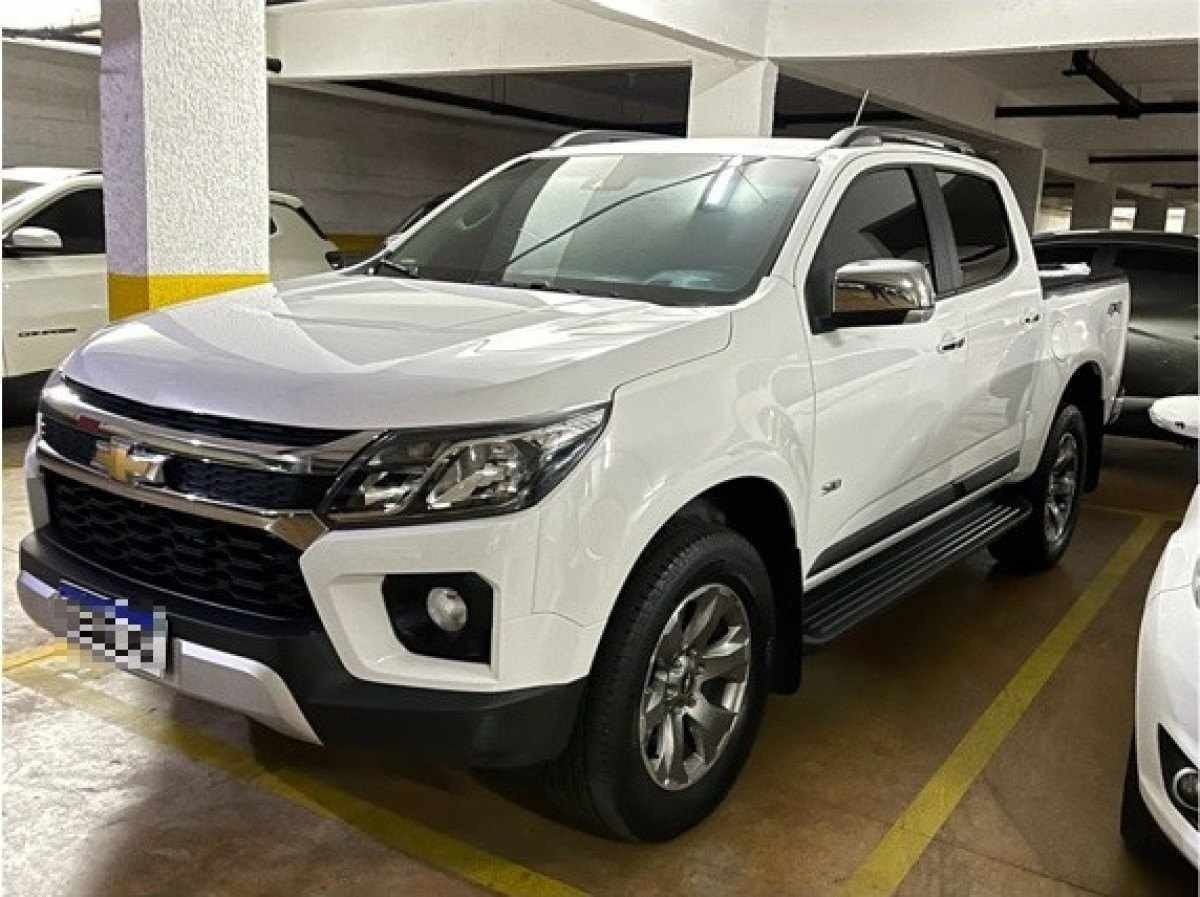 A PF aprendeu 15 carros de luxo e 9 aviões em operação na manhã desta terça-feira (17/10)