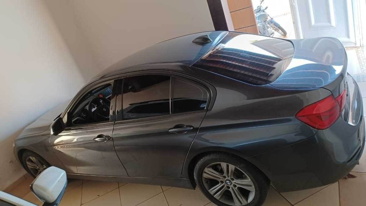 A PF aprendeu 15 carros de luxo e 9 aviões em operação na manhã desta terça-feira (17/10)