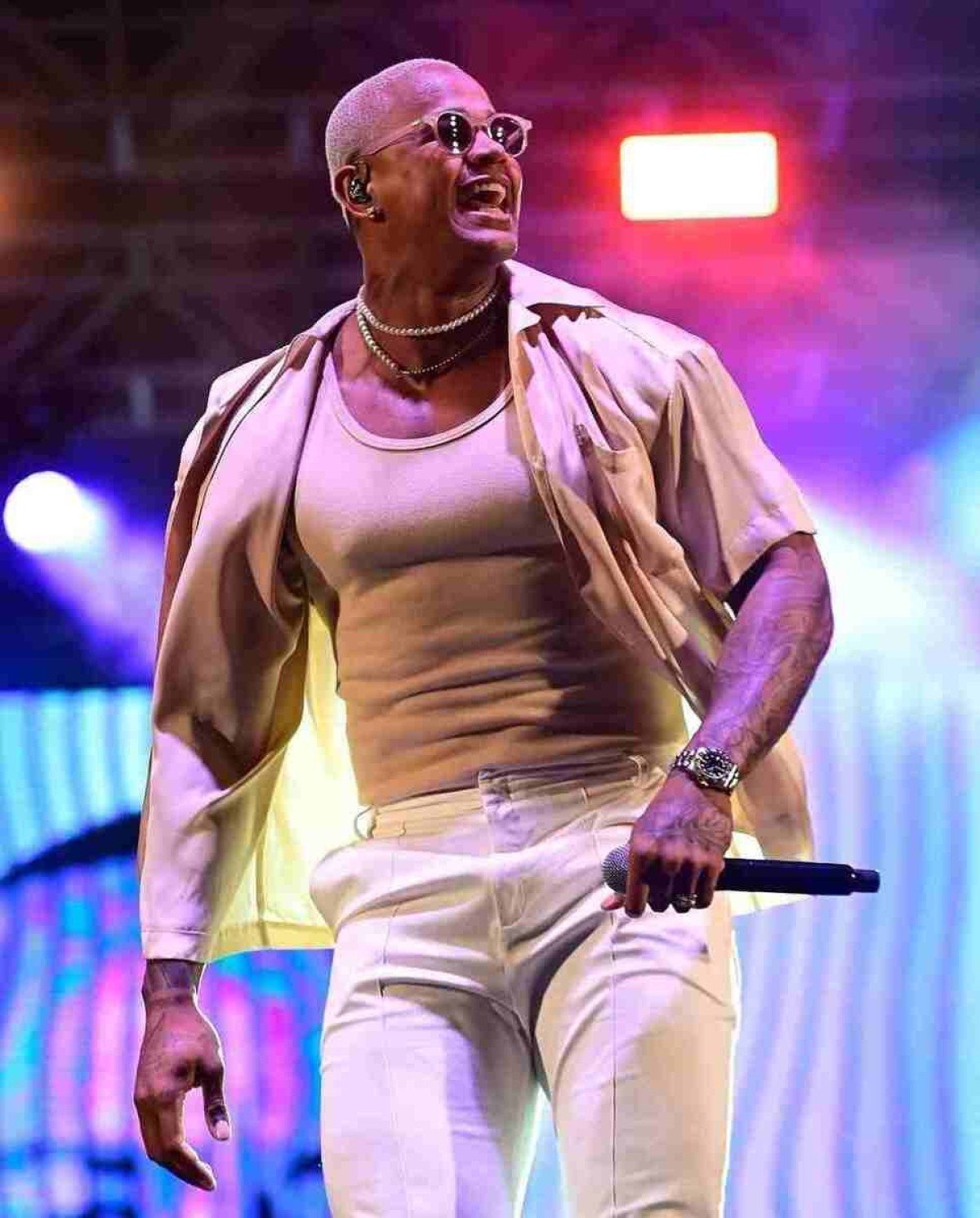 Justiça suspende shows do cantor Raí, Léo Santana e do grupo Saia Rodada que somam R$ 670 mil Justiça suspende shows do cantor Raí, Léo Santana e do grupo Saia Rodada que somam R$ 670 mil