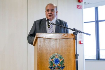 Governador do DF, Ibaneis Rocha, discursa em cerimônia do TJDFT de doação de itens a órgãos do GDF -  (crédito: Renato Alves/Agência Brasília)
