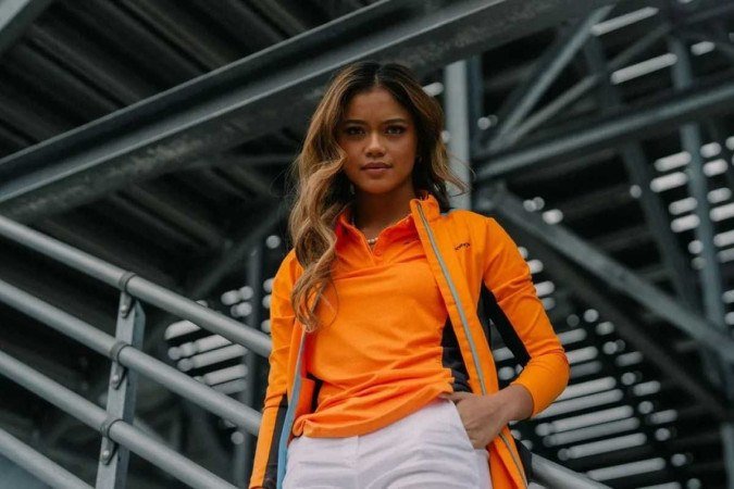 Angariada pela McLaren, a filipina Bianca Bustamante integrará programa junto do atual campeão da Fórmula 3, o brasileiro Gabriel Bortoleto - (crédito: Divulgação/McLaren) Angariada pela McLaren, a filipina Bianca Bustamante integrará programa junto do atual campeão da Fórmula 3, o brasileiro Gabriel Bortoleto - (crédito: Divulgação/McLaren)