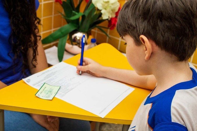 Incorporção da escrita e da leitura às atividades cotidianas ajuda no processo de alfabetização - (crédito: Caitano Azevedo/Arara Azul) Incorporção da escrita e da leitura às atividades cotidianas ajuda no processo de alfabetização - (crédito: Caitano Azevedo/Arara Azul)