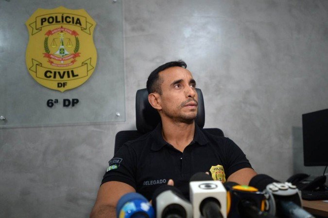  18/10/2023. Crédito: Minervino Júnior/CB/D.A Press. Brasil.  Brasilia - DF. Coletiva de imprensa do caso do menino de 2 anos que morreu em casa no Paranoá. Delegado adjunto da 6ª DP Bruno Cunha Carvalho.