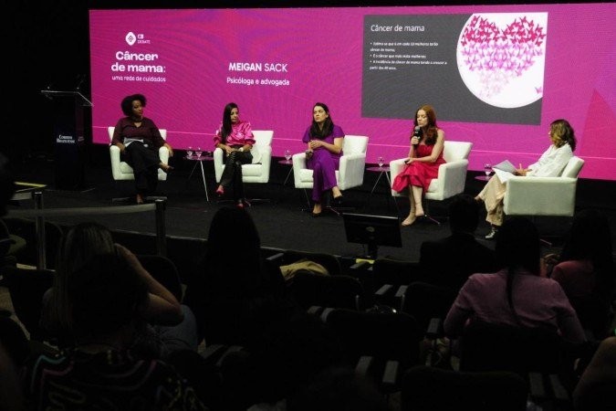  Correio Braziliense realiza o evento Câncer de mama: uma rede de cuidados, no auditório do jornal com a presença de especialistas na área.