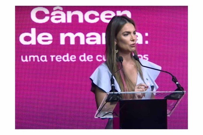 Deputada distrital Paula Belmonte discursa durante CB Debate sobre câncer de mama - (crédito: Reprodução/Correio Braziliense no Youtube) Deputada distrital Paula Belmonte discursa durante CB Debate sobre câncer de mama - (crédito: Reprodução/Correio Braziliense no Youtube)