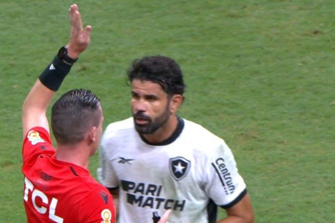 Diante do Athletico-PR, no próximo sábado (21/10), Diego Costa não entrará em campo pelo Botafogo -  (crédito: Jogada10)