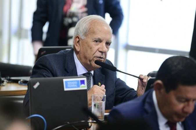Senador Oriovisto: "A PEC vai seguir o rito normal. Não há nenhum acordo que tire o trâmite processual de toda a PEC. Vai cumprir todas as exigências"

 -  (crédito: Edilson Rodrigues/Agência Senado)