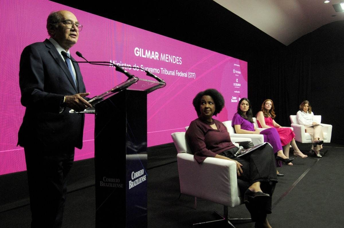 Ministro Gilmar Mendes celebra SUS e fala sobre judicialização da saúde