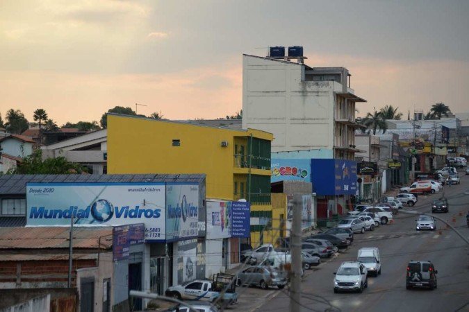  20/10/2023. Crédito: Minervino Júnior/CB/D.A Press. Brasil.  Brasilia - DF. Condomínios no Vicente Pires que serão colocados para regularização e vendas dos lotes pela Terracap. 