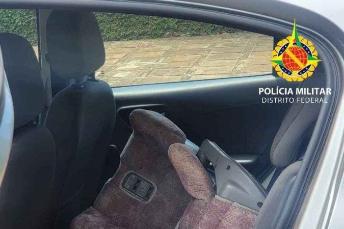 Um homem de 28 anos foi esfaqueado e preso por estupro
- (crédito: PMDF) Um homem de 28 anos foi esfaqueado e preso por estupro
- (crédito: PMDF)