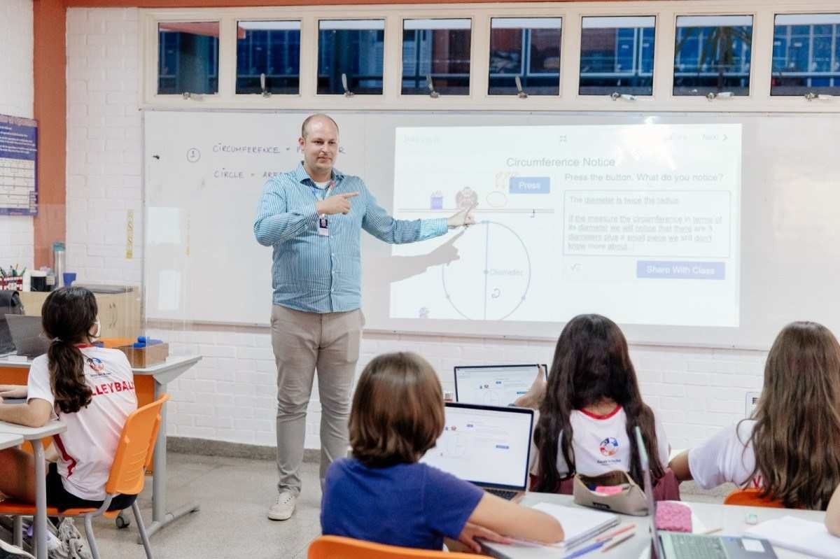 Cultivando o futuro: alunos no ambiente holístico da escola