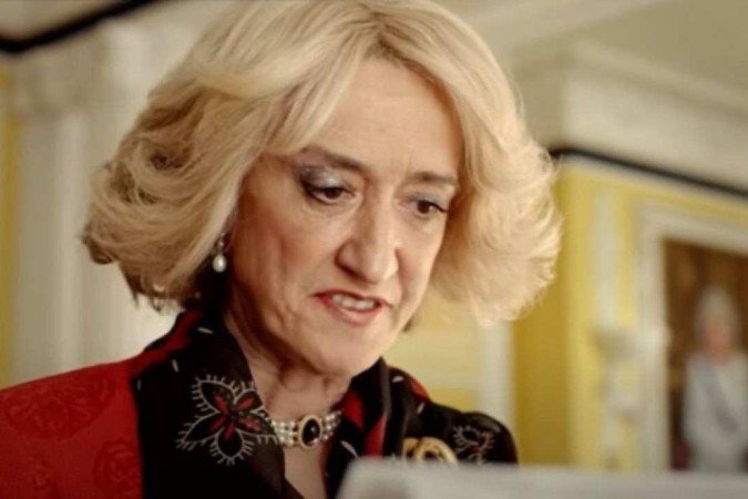 Haydn Gwynne faleceu de madrugada junto de seus amigos e familiares, de acordo com comunicado oficial publicado pela BBC. - (crédito: Netflix/Reprodução) Haydn Gwynne faleceu de madrugada junto de seus amigos e familiares, de acordo com comunicado oficial publicado pela BBC. - (crédito: Netflix/Reprodução)