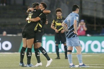 Tiquinho comemora o gol marcado no empate com o Athletico-PR no tumultuado duelo no estádio Nilton Santos -  (crédito:  Vitor Silva/Botafogo)