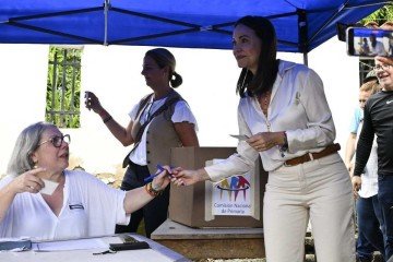Pré-candidata presidencial venezuelana pelo partido de oposição Vente Venezuela, Maria Corina Machado       -  (crédito: FEDERICO PARRA / AFP)