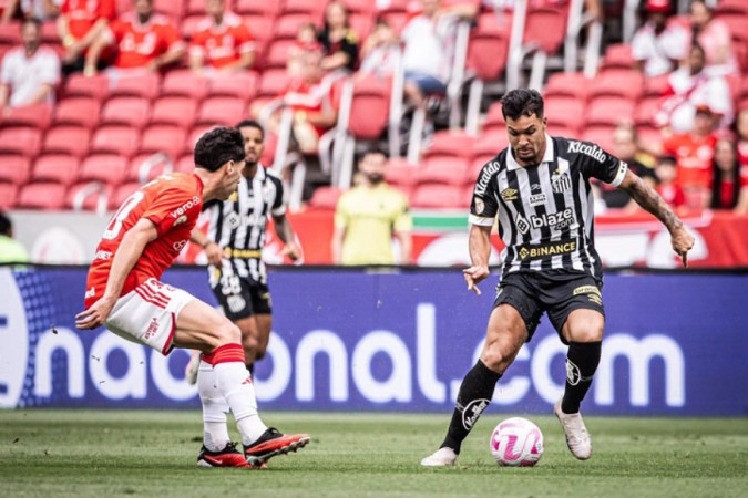 Santos fez gol de honra e repetiu contra o Inter a derrota por 7 x 1 para o arquirrival Corinthians -  (crédito: Jogada10)