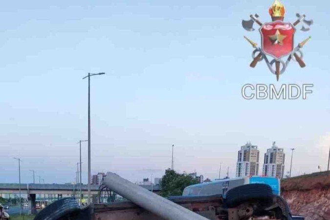Colisão na EPTG deixa duas pessoas gravemente feridas - (crédito: CBMDF) Colisão na EPTG deixa duas pessoas gravemente feridas - (crédito: CBMDF)