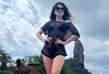 Após surgir com aparência de tristeza nas redes sociais, Paula Fernandes surgiu exuberante, em novas fotos, numa viagem a Fernando de Noronha.  -  (crédito: Reprodução Instagram)