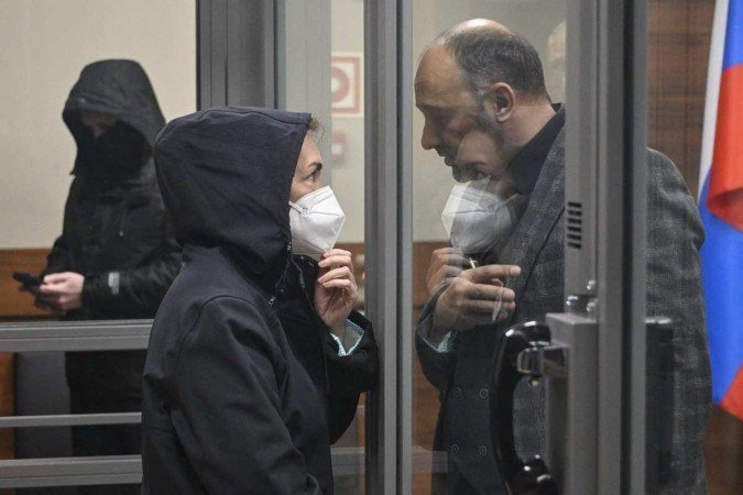 Alsu Kurmasheva, jornalista russo-americana da Radio Free Europe/Radio Liberty que foi presa na Rússia sob a acusação de não se registrar como agente estrangeira - (crédito: ALEXANDER NEMENOV / AFP) Alsu Kurmasheva, jornalista russo-americana da Radio Free Europe/Radio Liberty que foi presa na Rússia sob a acusação de não se registrar como agente estrangeira - (crédito: ALEXANDER NEMENOV / AFP)