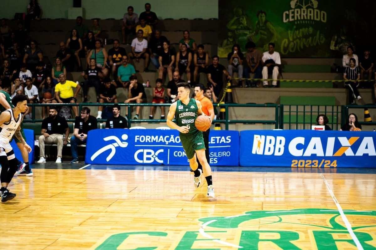 Wesley, do Flamengo, e Endrick, do Palmeiras, são os jogadores sub-20 com  mais jogos em