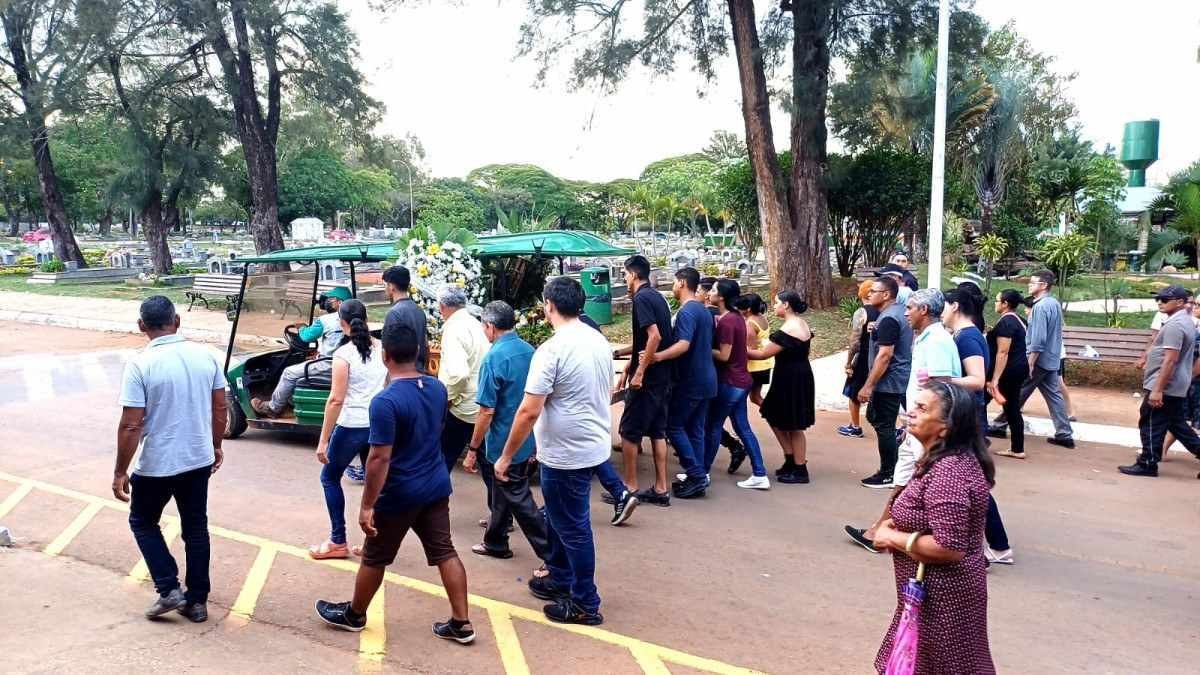 Vítima do acidente de ônibus na BR-070 Francisco Ferreira da Silva foi velado hoje 