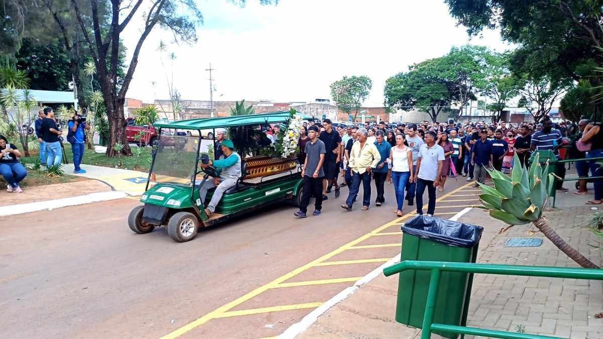 Vítima do acidente de ônibus na BR-070 Francisco Ferreira da Silva foi velado hoje 