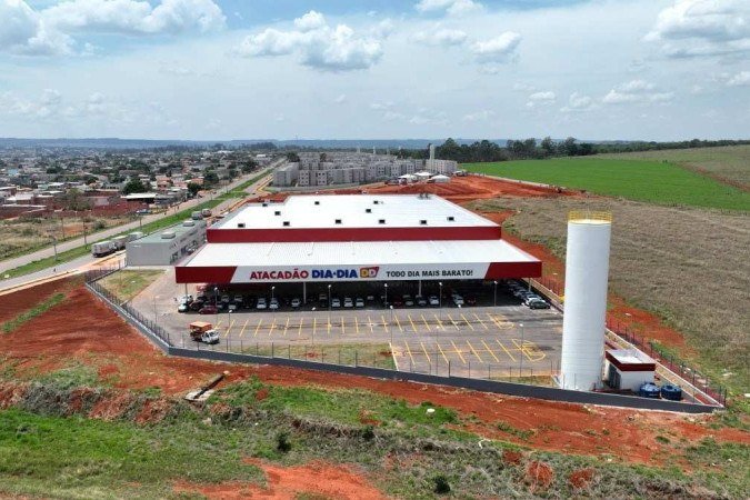 Entre os benefícios oferecidos pela empresa estão vale transporte, alimentação no local (refeitório), preço de atacado nas compras da rede, cesta básica - (crédito: Divulgação/Atacadão Dia a Dia) Entre os benefícios oferecidos pela empresa estão vale transporte, alimentação no local (refeitório), preço de atacado nas compras da rede, cesta básica - (crédito: Divulgação/Atacadão Dia a Dia)