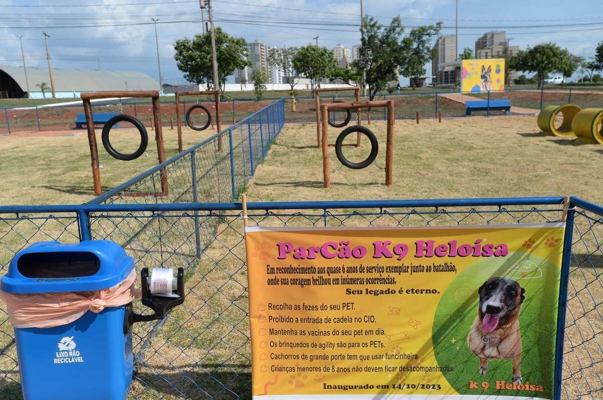 O ParCão de Samambaia, o primeiro ParCão foi inaugurado em 14 de outubro, batizado de K9 Heloísa — uma homenagem à cachorra Helô, que serviu por quase seis anos ao Batalhão de Policiamento com Cães (BPCães/PMDF)