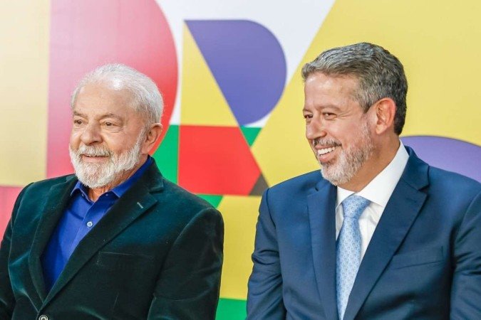 Lula depende da vontade de Lira para votar matérias de interesse do Palácio. Mas deputado parece querer mais - (crédito: Ricardo Stuckert/PR) Lula depende da vontade de Lira para votar matérias de interesse do Palácio. Mas deputado parece querer mais - (crédito: Ricardo Stuckert/PR)