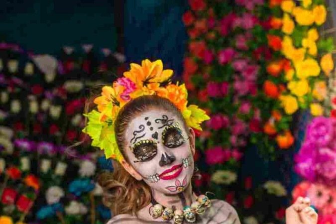 Sombras ao redor do olho são bastante usadas nessa época