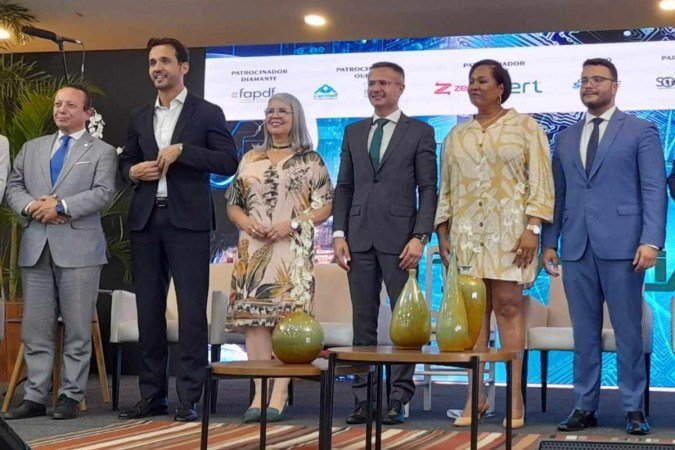 Gilberto Lima, Marco Antônio Costa Júnior, Hélvia Paranaguá, Carlos Jacobino, Jane Klebia e Gustavo Amaral - (crédito: Letícia Mouhamad/CB/D.A Press) Gilberto Lima, Marco Antônio Costa Júnior, Hélvia Paranaguá, Carlos Jacobino, Jane Klebia e Gustavo Amaral - (crédito: Letícia Mouhamad/CB/D.A Press)