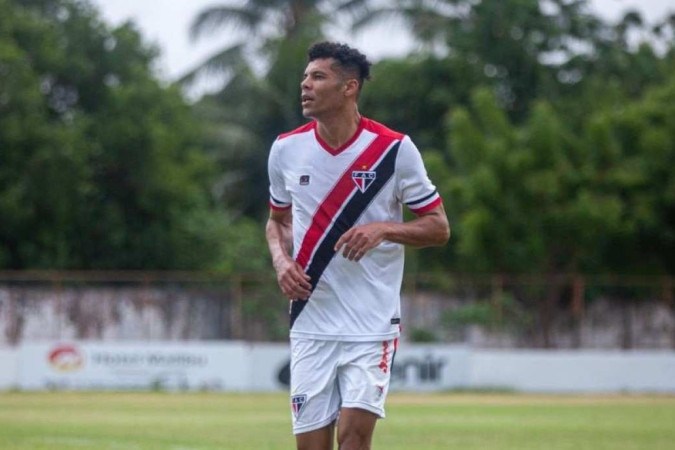 São Paulo acerta detalhes com zagueiro por negócio para 2023