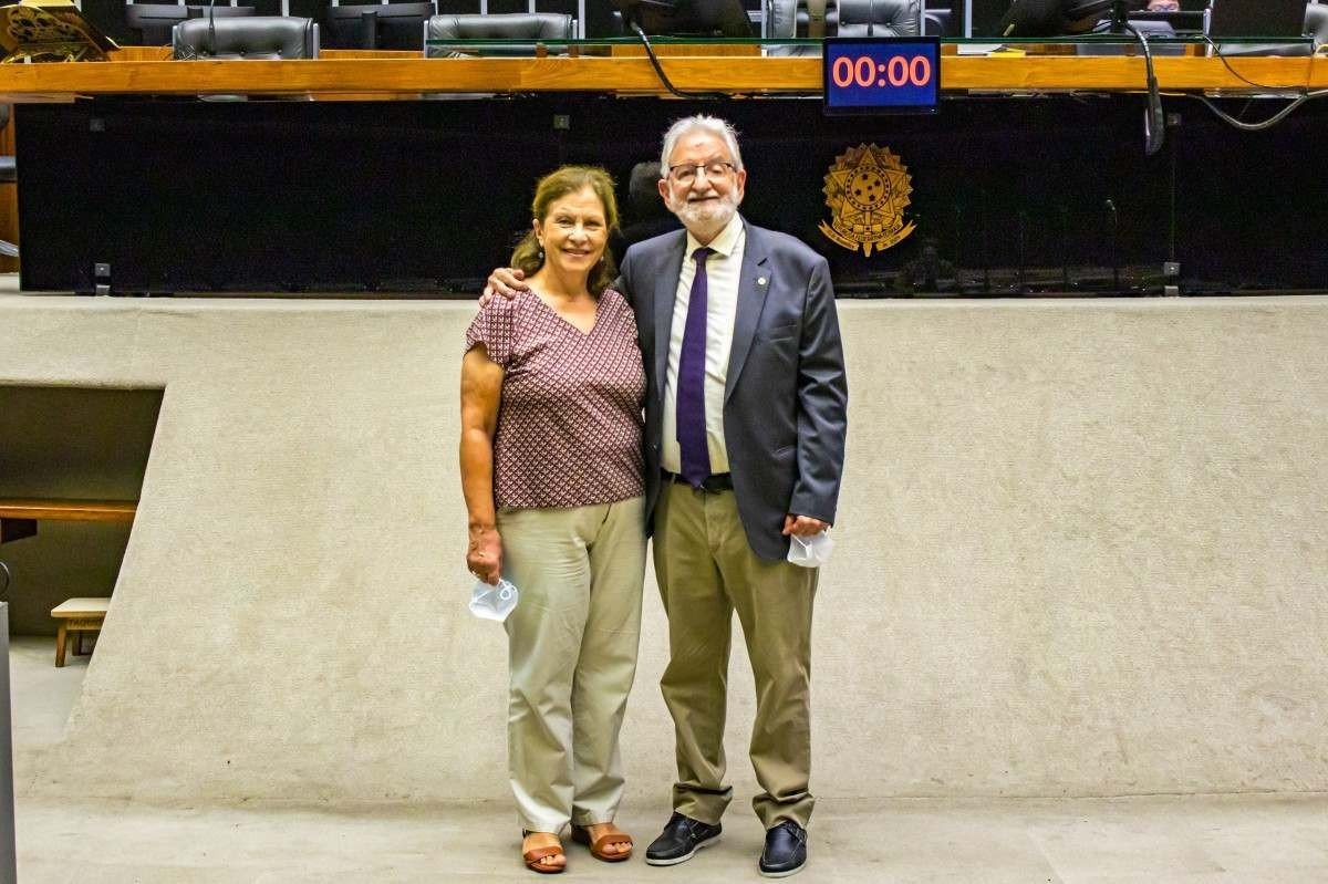 Deputado do PSol faz transplante de rim e doadora é sua mulher