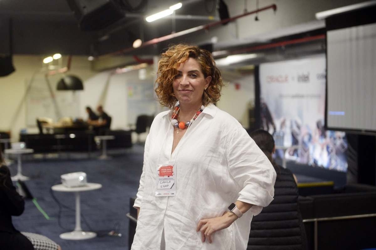 Diretora de inova&ccedil;&atilde;o da Enap, Camila Medeiros, diz que &eacute; preciso ter um trabalho integrado para resolver problemas