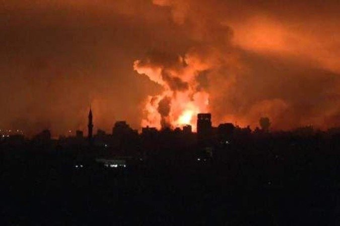 Bombardeio em Gaza se intensifica e Hamas diz ter lançado foguetes contra Israel; acompanhe - (crédito: AFP) Bombardeio em Gaza se intensifica e Hamas diz ter lançado foguetes contra Israel; acompanhe - (crédito: AFP)