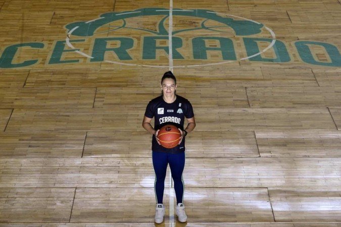 27/10/2023 Crédito: Marcelo Ferreira/CB/D.A Press. Brasil. Brasília - DF - Samara Gomes Sampaio, preparadora física e única mulher da comissão técnica do Cerrado Basquete. - (crédito: Marcelo Ferreira/CB/D.A Press) 27/10/2023 Crédito: Marcelo Ferreira/CB/D.A Press. Brasil. Brasília - DF - Samara Gomes Sampaio, preparadora física e única mulher da comissão técnica do Cerrado Basquete. - (crédito: Marcelo Ferreira/CB/D.A Press)