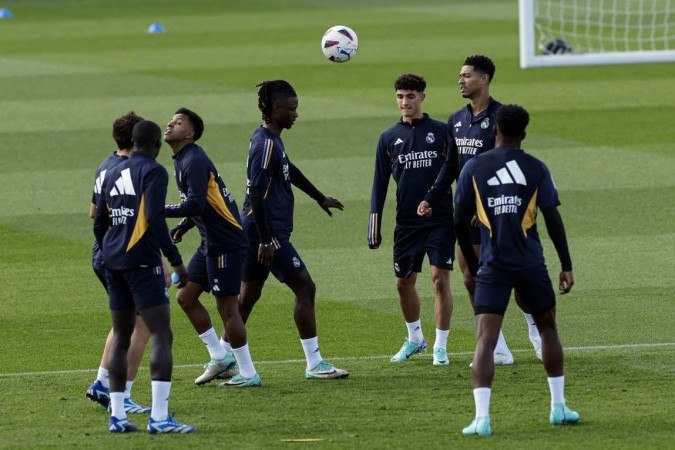 Jogadores do Real Madrid fazem o último treinamento antes do clássico com o Barcelona -  (crédito: Oscar del Pozo/AFP)