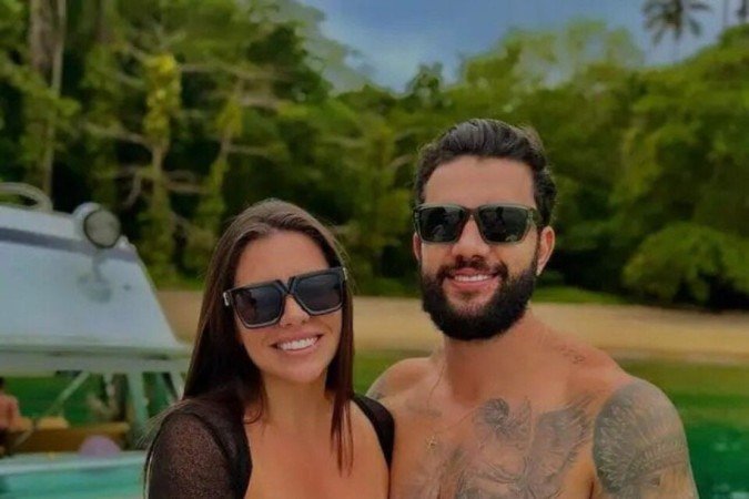 Cybelle Hermínio da Costa, viúva de Tom Veiga, e o noivo