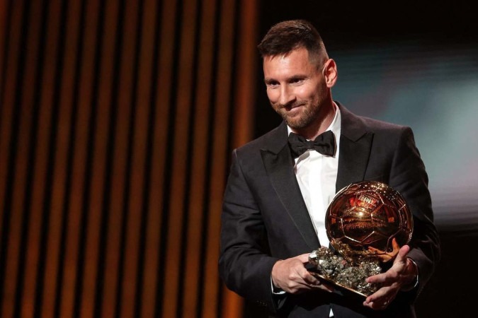 Bola de Ouro ganha nesta segunda-feira (30/10) será a oitava na galeria pessoal de Messi -  (crédito: Franck Fife/AFP)