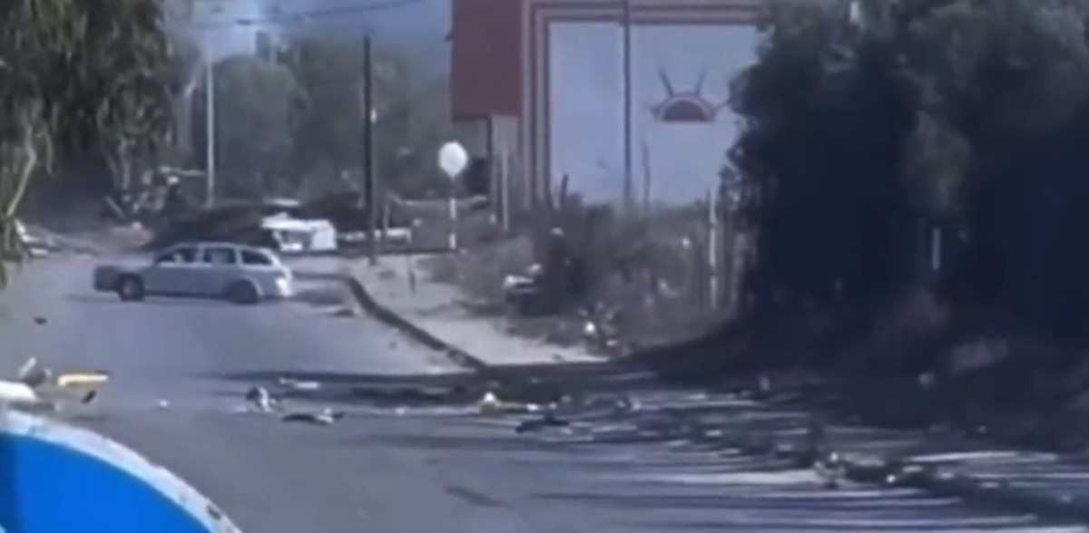 Motorista tenta manobrar ap&oacute;s se deparar  com tanque israelense...