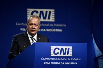 'Nós precisamos tranquilizar e dar previsibilidade para as indústrias', disse o presidente da CNI, após conversar com o ministro Durigan. -  (crédito:  Iano Andrade/CNI)