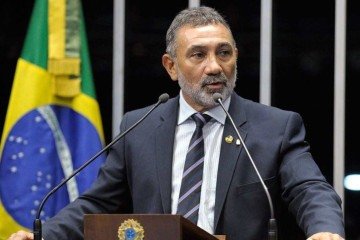 Telmário Mota foi senador entre 2015 e 2022, mas não foi reeleito na última eleição

 -  (crédito: Waldemir Barreto/Agência Senado)
