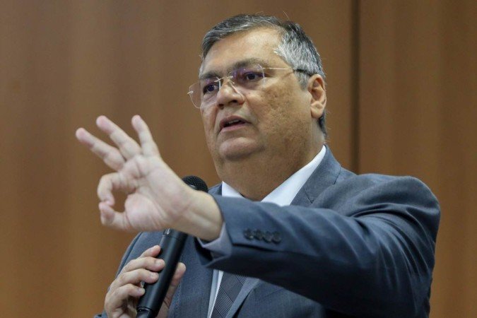 Dino anunciou que a proposta será entregue a Lula, no máximo, até amanhã (1°/11) - (crédito: José Cruz/Agência Brasil) Dino anunciou que a proposta será entregue a Lula, no máximo, até amanhã (1°/11) - (crédito: José Cruz/Agência Brasil)
