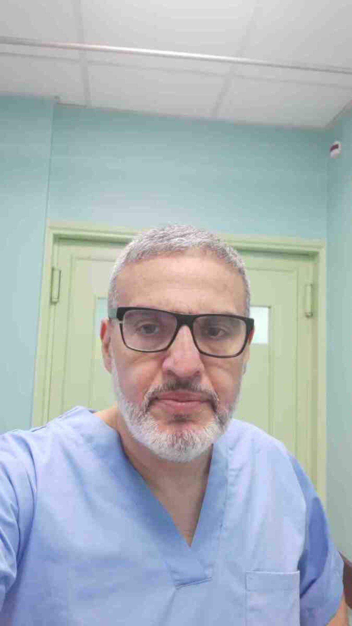 Ghassan Abu-Sittah, cirurgi&atilde;o pl&aacute;stico no Hospital Al Shifa, na Cidade de Gaza